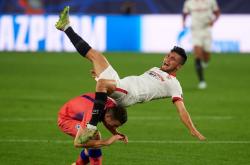 开云体育app-包含日本横扫切尔西，特尔施特根统治全场的词条