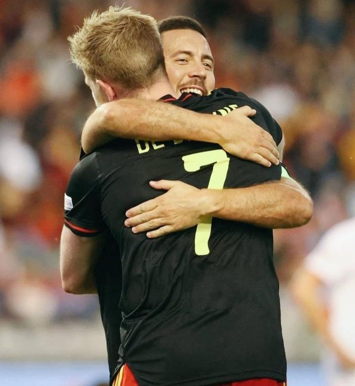 乌拉圭翻盘波兰，卡瓦哈尔刷新纪录